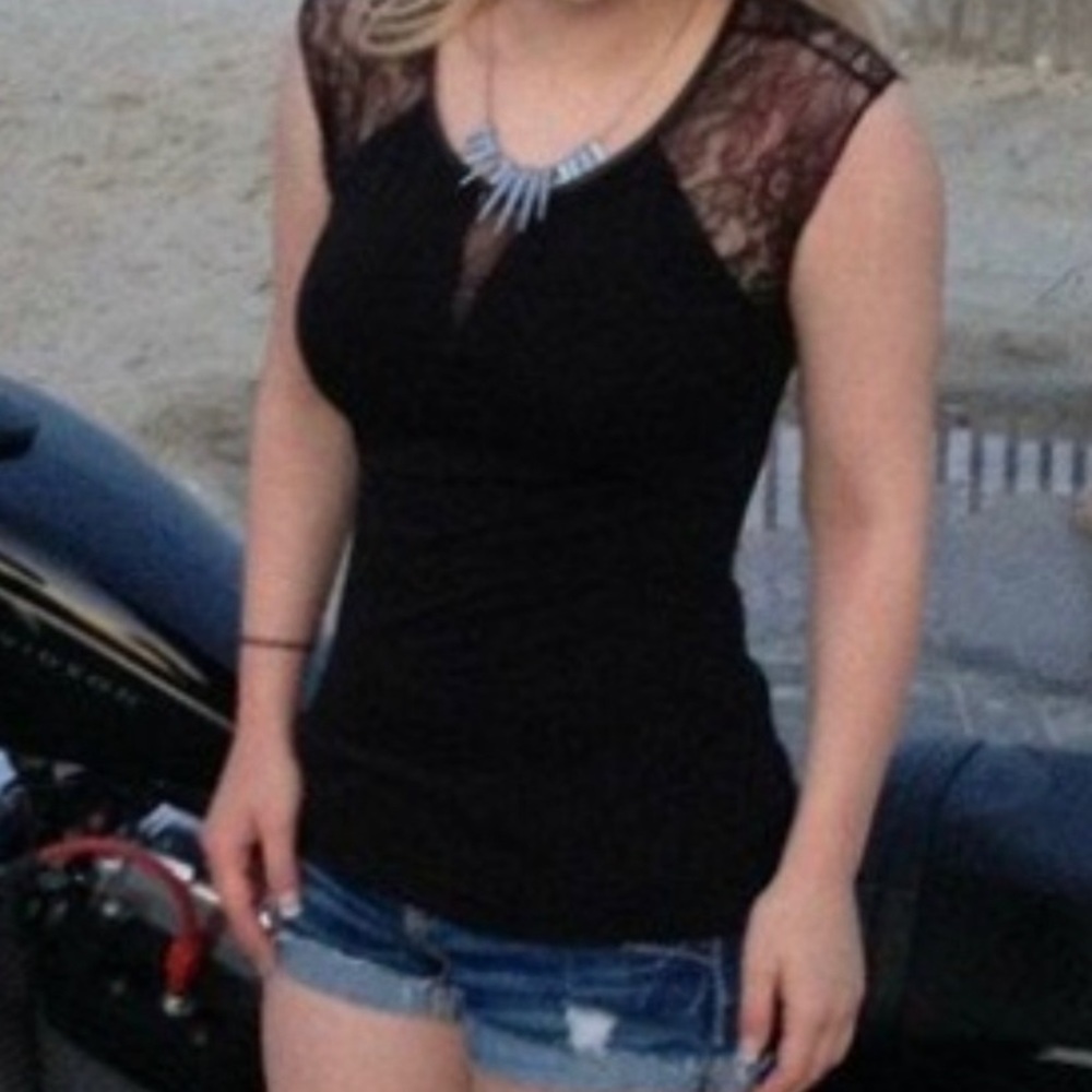 Express Top with lace detail - S